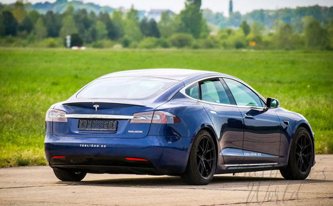 Tesla Model S Performance "Raven" 2021