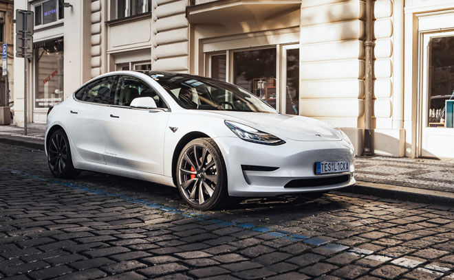 Tesla Model 3 Long Range Performance 2020