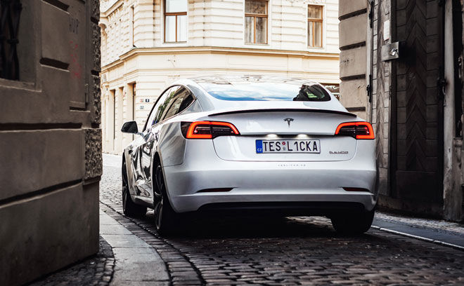 Tesla Model 3 Long Range Performance 2020